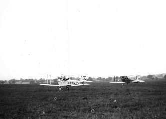 Kings Cup 1928 G-ABVD, G-EBMF DH Moths [0751-0159]