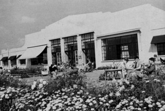 Hatfield Clubhouse Aug 1936 [0103-0001]