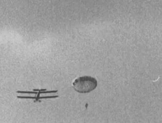 Cobham Circus parachutist 1932